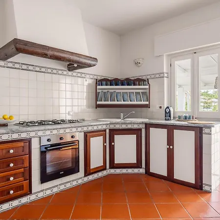 Holidays Sun בית נופש *