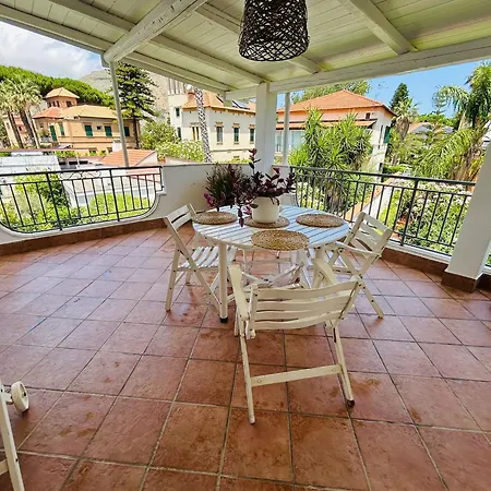 Holidays Sun בית נופש *